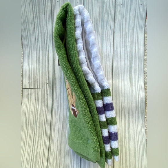 Fingertip Towels Set 2 Cotton Unbranded 12x18 Embroidered FOOTBALL Game Dog New - Picture 4 of 6